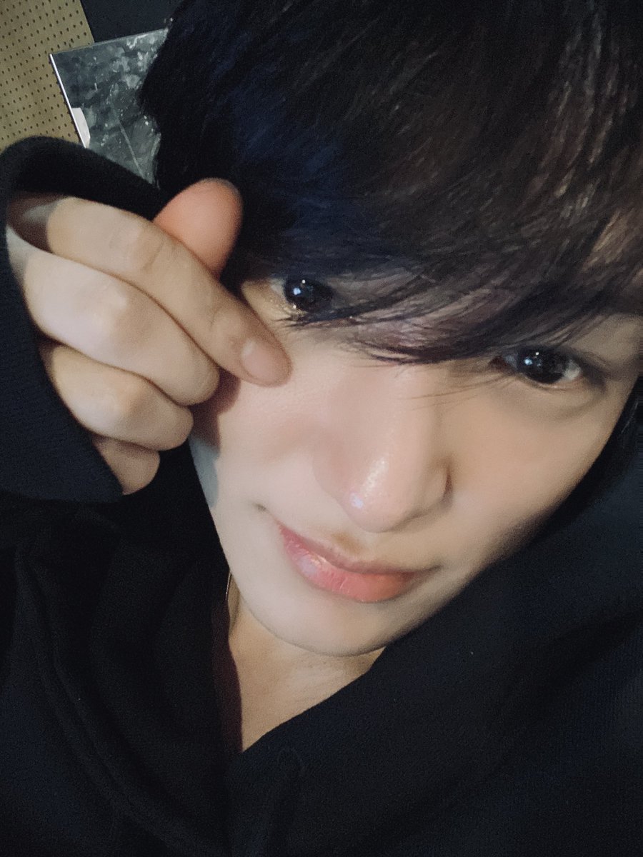 NewWorld_VICTON's tweet photo. [#찬]🖤-@
무기력하다...보고싶다...💙💛 https://t.co/K9UkKDp1uT