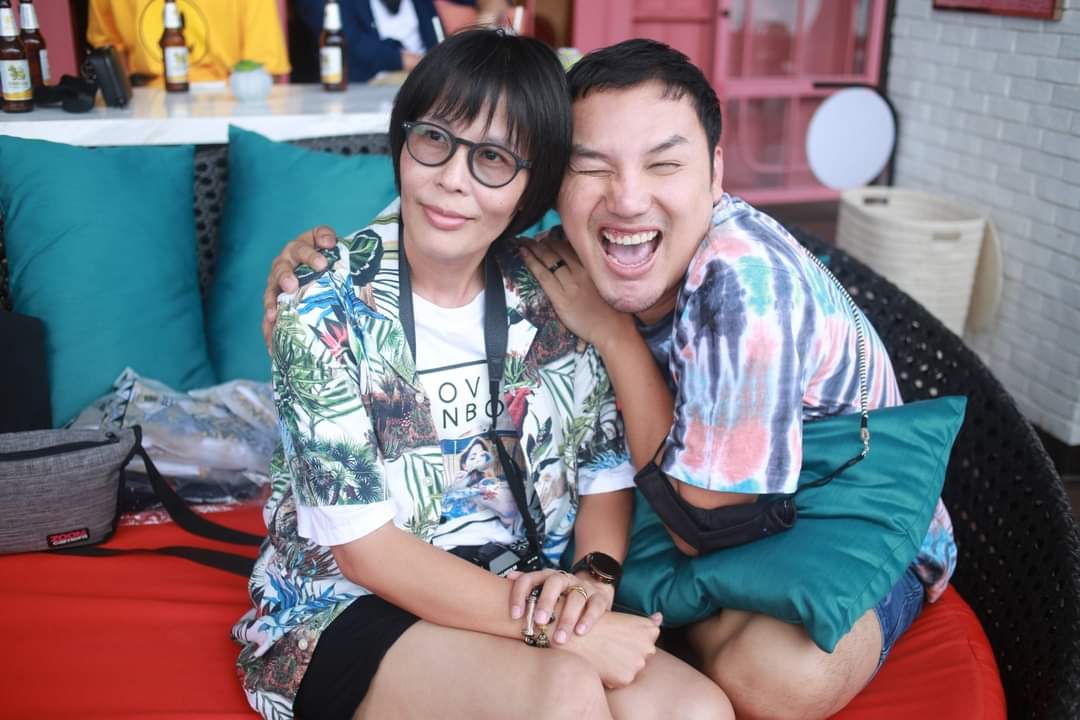hedgingpolict's tweet photo. ขอบคุณแม่หนิงมากๆ ผจก.พี่กันต์ พี่ตั้ม มือปั่น มือชง555🙏🙏🙏 ขอบคุณโมเมนต์ดีๆที่ส่งมา มีความสุขมากๆคนรอบข้างไม่เข้าใจก็ว่าดิชั้นเป็นบ้า เออ ชั่นเมากันชา555 เมากาวอีก หนักเลยอาการ เรียก ศรีธัญญาด่วน 
#BlueVoyageYachtLife
#BlueVoyageThailand
#ทริปทะเลโซ่เวรีxเข้มมุก https://t.co/qaWW0ffP0U