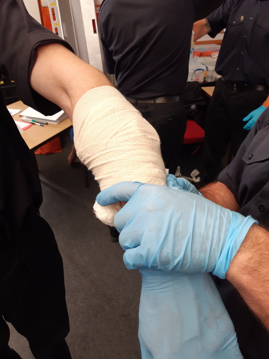 HIWFRS_LandD's tweet photo. Today's IEC session @iwfire involves treating #LifeThreateningBleeds #DDIT #TrainHardFightEasy https://t.co/shkl2BVPx7