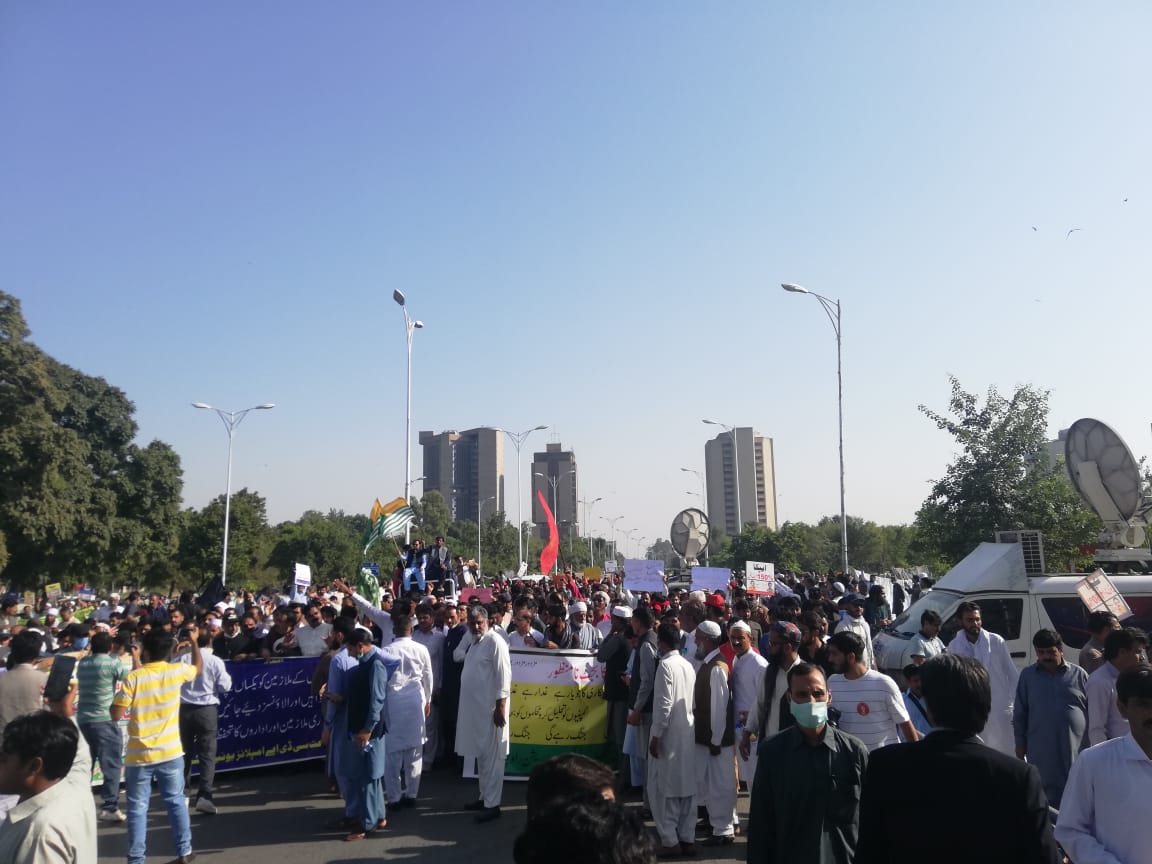 MujeebSudozai's tweet photo. The workers march has started assembling at D Chowk against imperialistic policies of IMF and privatization. 
#DownWithPrivatization
 #14OctDharna #GetOutIMF https://t.co/jaxTuoDTIW