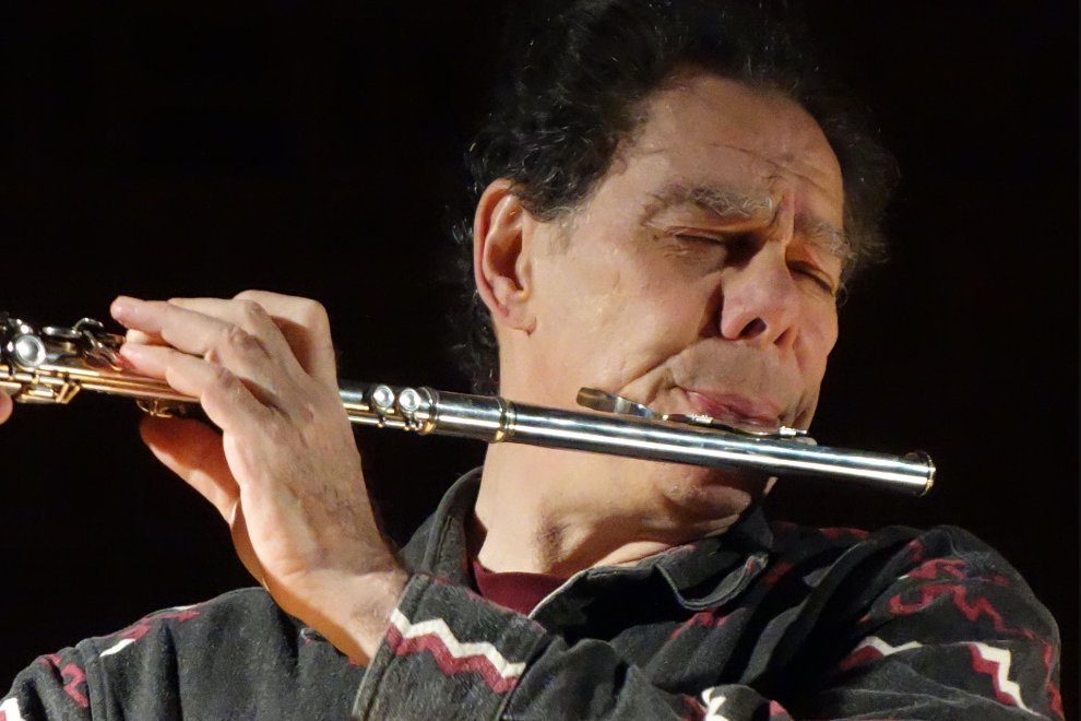 fluteexaminer's tweet photo. Melissa Keeling sits down with legendary flutist, Robert Dick: 
"Make Yourself Who You Are: Robert Dick On Creativity" https://t.co/w0qGzVTYlw https://t.co/v2VVbSk3G7