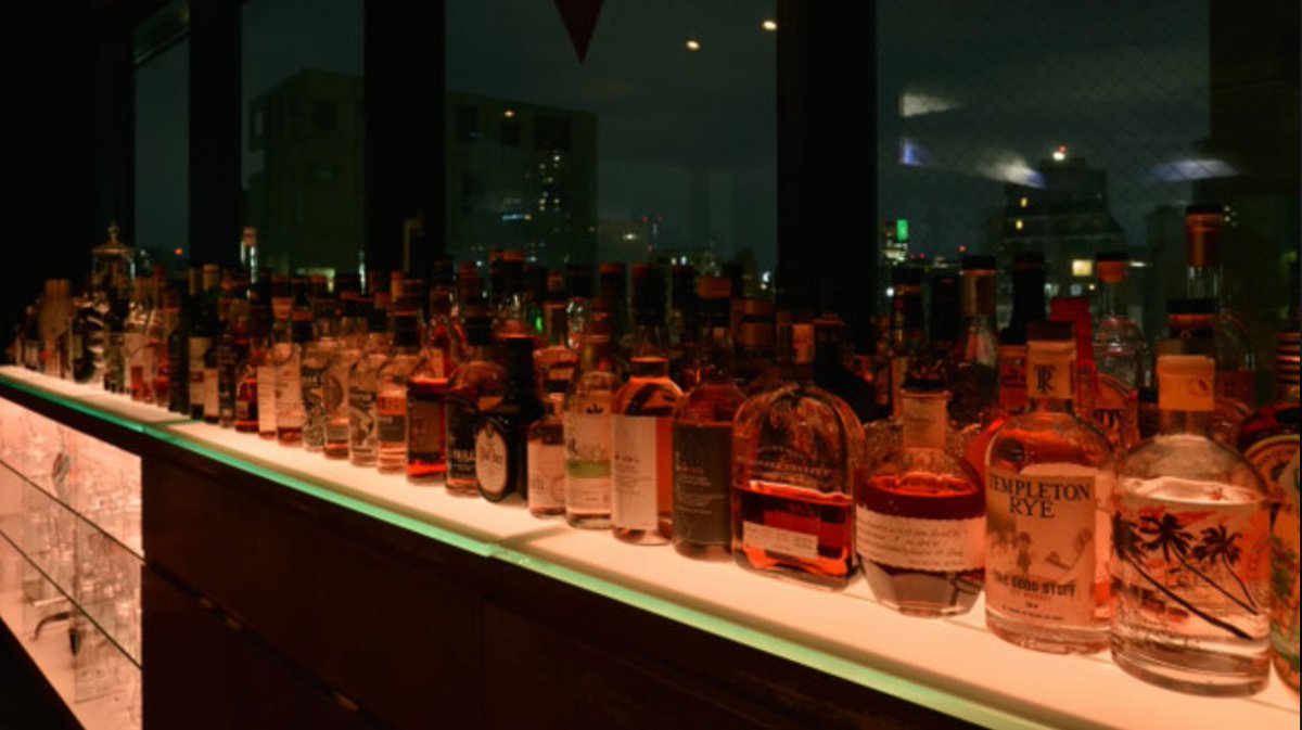 愛作 理論的な人 Salon 2軒目に使えるbar 恵比寿編 Vol 2 Bar Deva バー ディーヴァ 恵比寿 の絶景夜景が楽しめるバー 恵比寿公園沿いの黒いビル最上階 夜景イメージのない恵比寿で意外性 三方ガラス張りの開放感 インターホンを押して