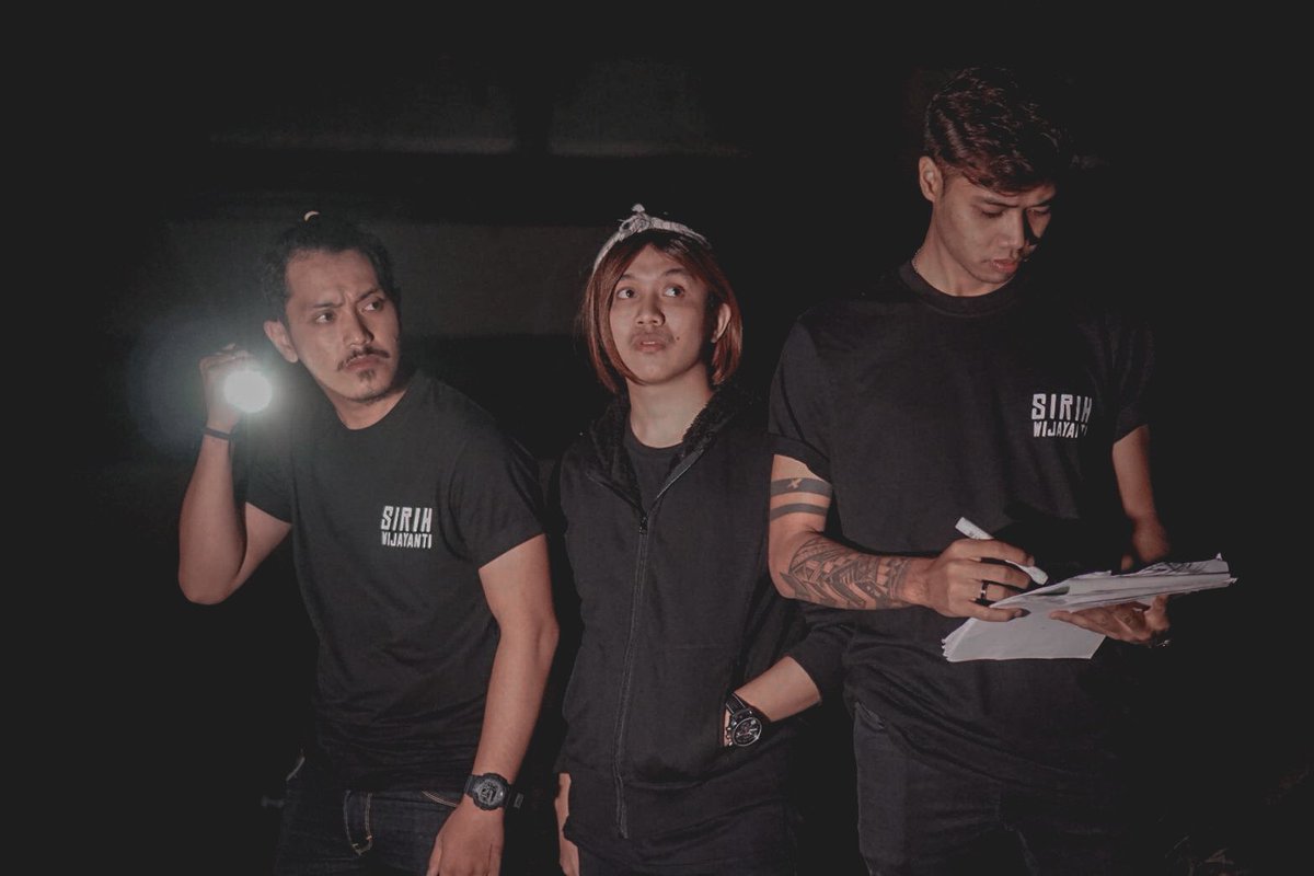 Harrytmbnn's tweet photo. kami siap bantu Jurnalrosi.
#BinderMisteriSirih https://t.co/xYqPj96vPy