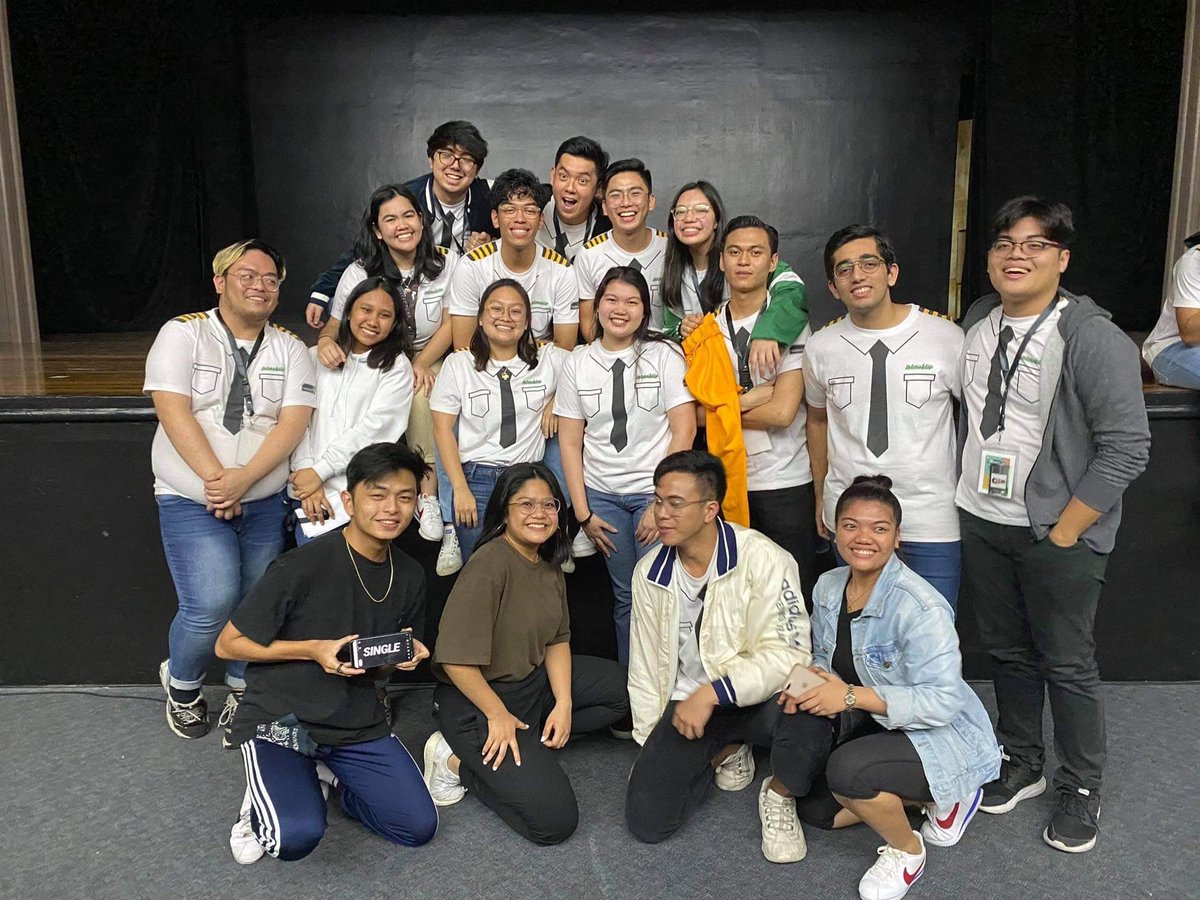 StudentTrainers's tweet photo. Apart from becoming better leaders, we teach each other to become better friends and companions. It's not just about being volunteers to serve the institution, but also being a shoulder to lean on for each other. #JoinSTRAINS ๐ https://t.co/4alrRxM7Vm