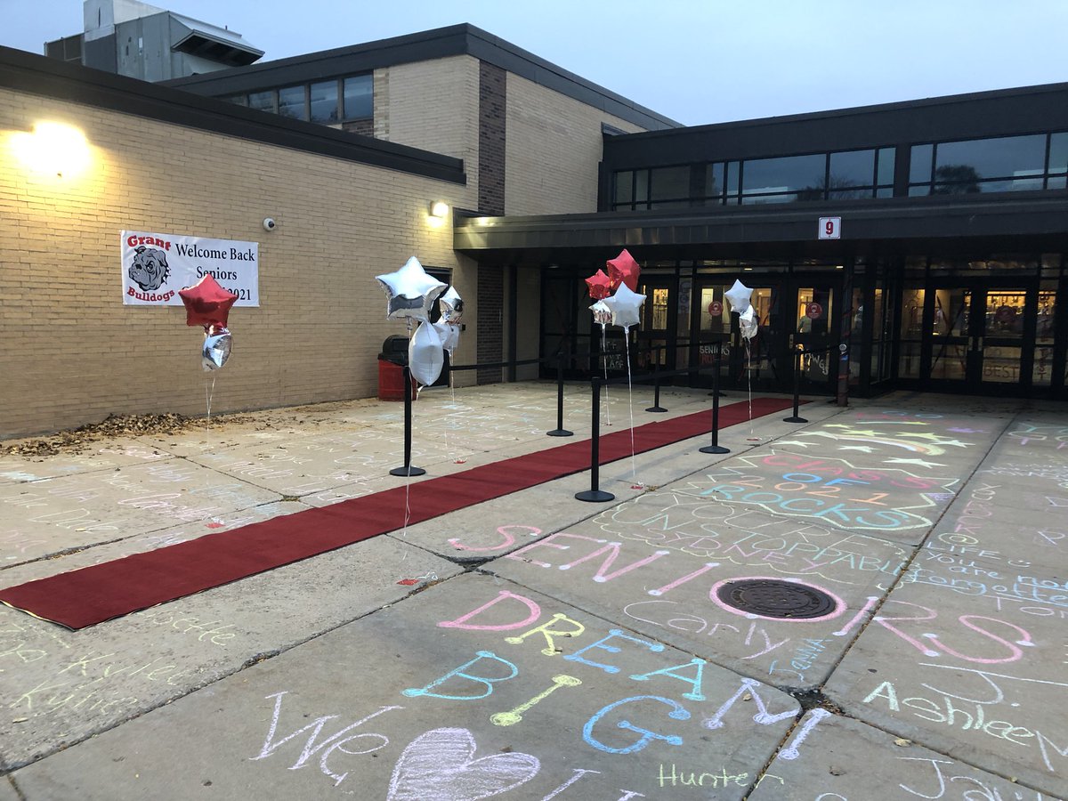 GCHSdeansoffice's tweet photo. Thank you to some amazing parents! We are ready for the seniors to rock the SAT!!! Welcome back #classof2021 #testyourbest https://t.co/kH9INTTrzl