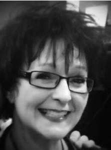 UWECHSSWP (@uwehaswp) on Twitter photo 🎉🙌𝐂𝐨𝐧𝐠𝐫𝐚𝐭𝐮𝐥𝐚𝐭𝐢𝐨𝐧𝐬 🎊to Dr Becky Hoskins, Senior Lecturer and Consultant Nurse from the Department of <a href="/UWE_NAM/">UWE Nursing & Midwifery</a> on her award of an MBE in the Queen’s Birthday Honours this week. This recognises Becky's dedication to emergency care, qualifying as a nurse in 1989. 🎉🙌𝐂𝐨𝐧𝐠𝐫𝐚𝐭𝐮𝐥𝐚𝐭𝐢𝐨𝐧𝐬 🎊to Dr Becky Hoskins, Senior Lecturer and Consultant Nurse from the Department of <a href="/UWE_NAM/">UWE Nursing & Midwifery</a> on her award of an MBE in the Queen’s Birthday Honours this week. This recognises Becky's dedication to emergency care, qualifying as a nurse in 1989.