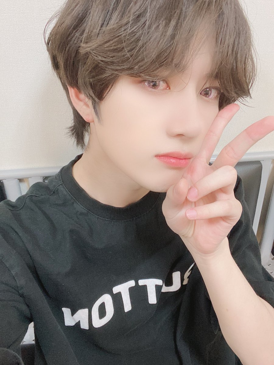 TXT_members tweet picture