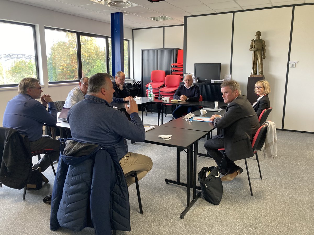 🆁🅴🆄🅽🅸🅾🅽 - 13/10/2020
Rencontre entre M. Jean-Luc Hoffmann Président de la <a href="/CMA_Alsace/">Chambre de Métiers d'Alsace</a> et le Président de la CAPEB 67, M.<a href="/KarotschMaurice/">Maurice</a> et les membres de son bureau M. <a href="/Braunlaurent67/">Braun Laurent</a> M. <a href="/bruno_ehrhardt/">Bruno EHRHARDT</a>  François Keller et M. Serge Schalck