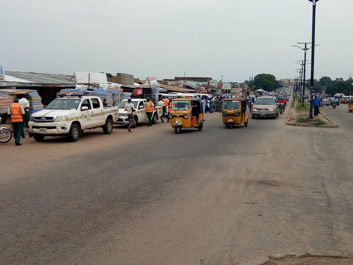 KWARTMA clears maraba motor park of the usual road traffic bottle neck along Jebba road Ilorin caused by commercial vehicle operators and shop owners today 14/10/2020