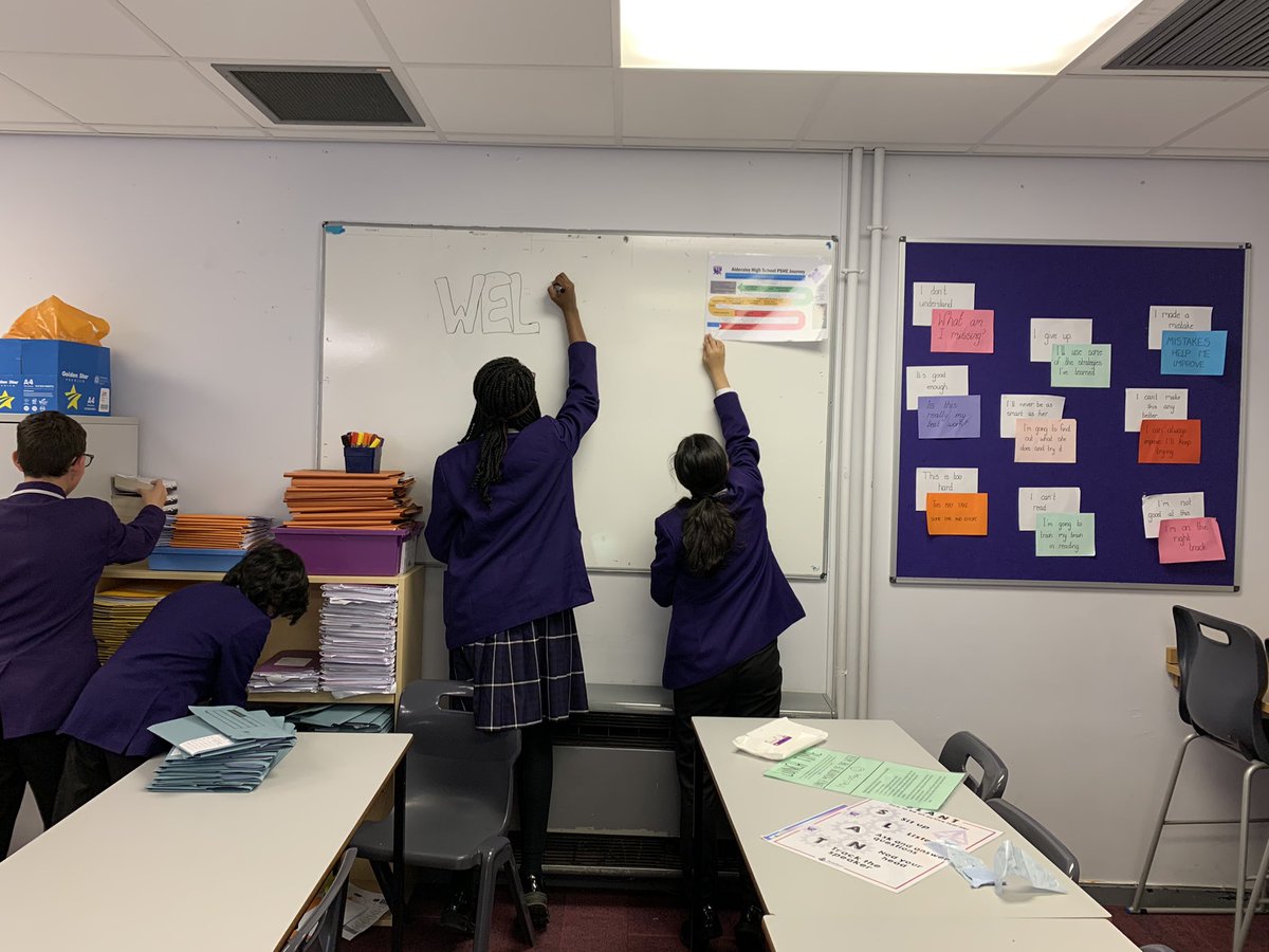 9E working together to Tidy up our form room 👏🙌🏽
#beprepared @Year9AHS1  <a href="/AldersleyHighSc/">AldersleyHighSchool</a>