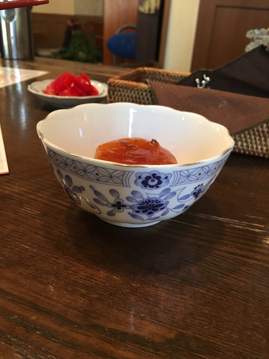 Sugimo_surreal's tweet photo. Cafe Salon de The OKA
大好きな店。
カレーもパスタもハンバーグもうまい。
メニューにないオマケがいっぱい出てくる。

食器はナルミ、ジノリ、ブルーダニューブ、ウェッジウッドを使ってるし、マイセンの陶板画やリヤドロが飾ってある。

こんな素��な店があるのに栃木最下位だなんて、ショック…。 https://t.co/MikRkASI6m