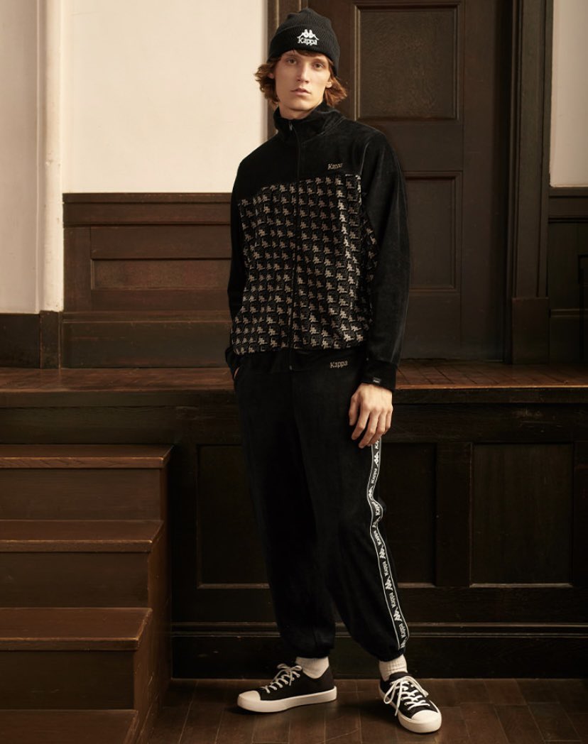 Poetly Pa Twitter ジャージ というものに縁のない人生だったがこの在宅メインの状況で 家にいるならジャージも良いかも とgu Kappaのベロアのジャージを買ったら奥さんに見られるたびに見慣れなさすぎて二度見される ザ ボーイズのフレンチーか キングスマンの