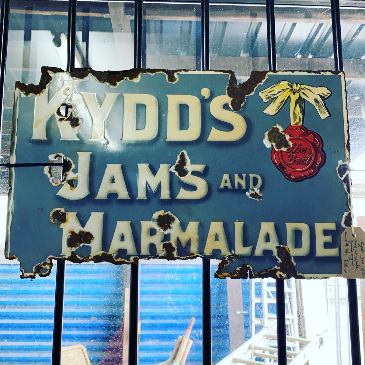 Kydds jams and marmalade’s enamel sign. #enamelsign #jamsign #jamandmarmalade #enameladvertisingsign #kyddsjam #astraantiquescentre #hemswell #lincolnshire https://t.co/eHQmuF8BEZ