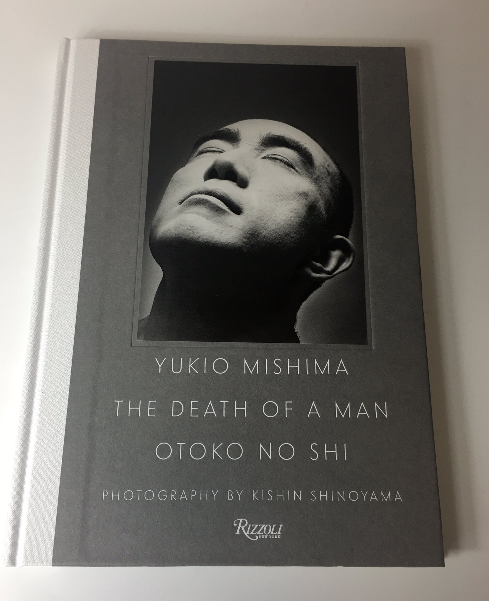 レア 三島由紀夫 展覧会 写真パネル 1969 篠山紀信 男の死 古い木製パネル EkShnPvUwAANSJK.jpg:large