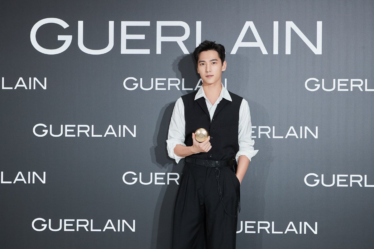 YangyangTHfans's tweet photo. 201014 #杨洋 studio weibo update. #YangYang #หยางหยาง 2/3 https://t.co/2Da0n1JDIM