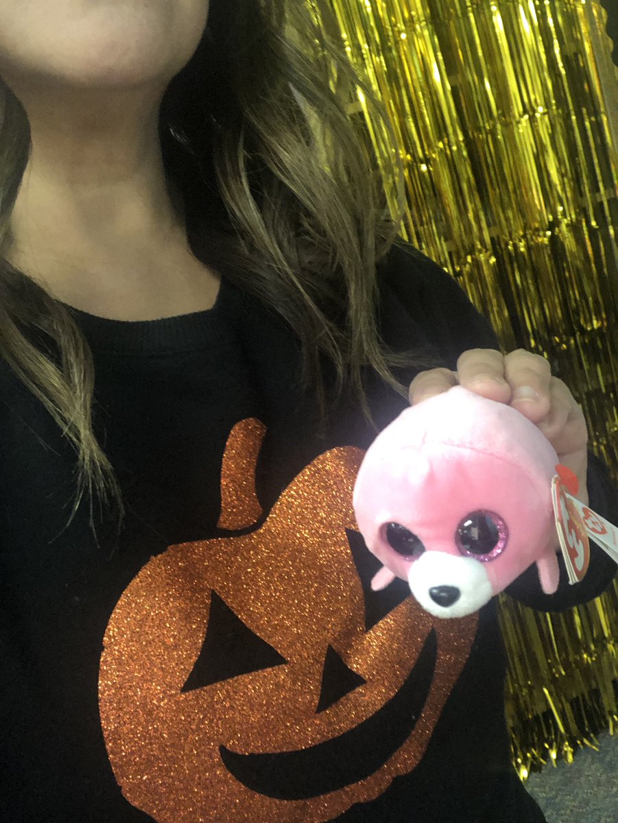 Tranglekrause's tweet photo. PJs and stuffed toy day for this hump day! @TaylorElemTalk https://t.co/rwLmNMP7oB