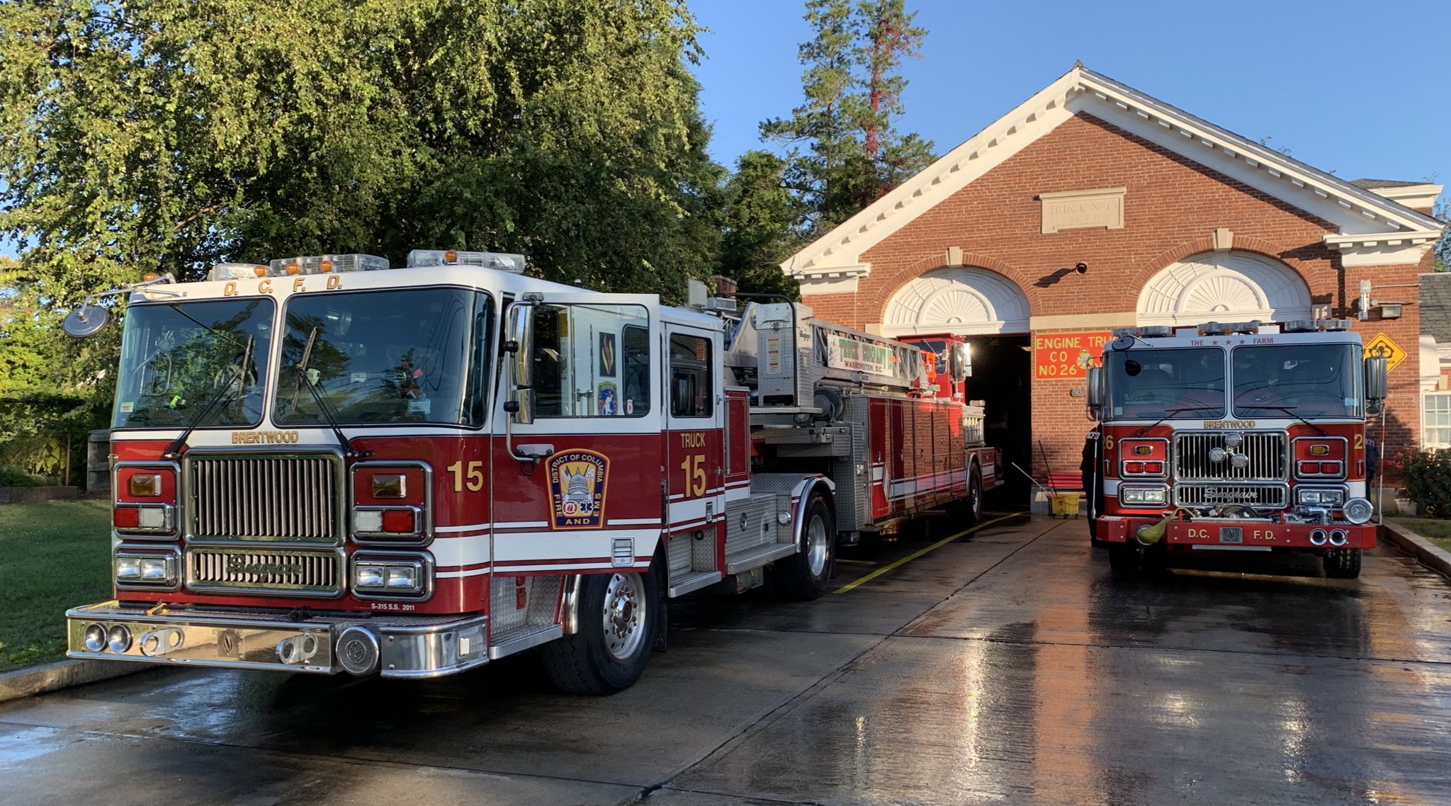 Dc Fire And Ems Good Morning Dc From Dcsbravest Engine 26 And Truck 15 On Rhode Island Ave In The Brentwood Neighborhood T Co X51bn7uq1y Twitter