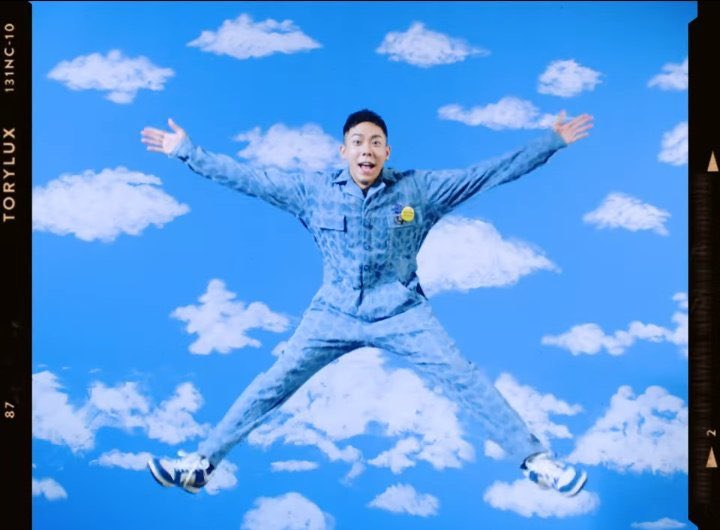 brazilkorea's tweet photo. #LocoisBack
#LOCO divulgou o MV de #CantSleep, faixa de seu mais novo mini álbum #SomeTime, com participação da rapper #Heize! 😱📹🎬💤
#LocoSOMETIME
#satgotloco
https://t.co/1pulWIkYeQ https://t.co/w9qj6NtgnJ