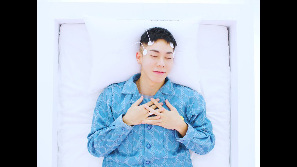 brazilkorea's tweet photo. #LocoisBack
#LOCO divulgou o MV de #CantSleep, faixa de seu mais novo mini álbum #SomeTime, com participação da rapper #Heize! 😱📹🎬💤
#LocoSOMETIME
#satgotloco
https://t.co/1pulWIkYeQ https://t.co/w9qj6NtgnJ