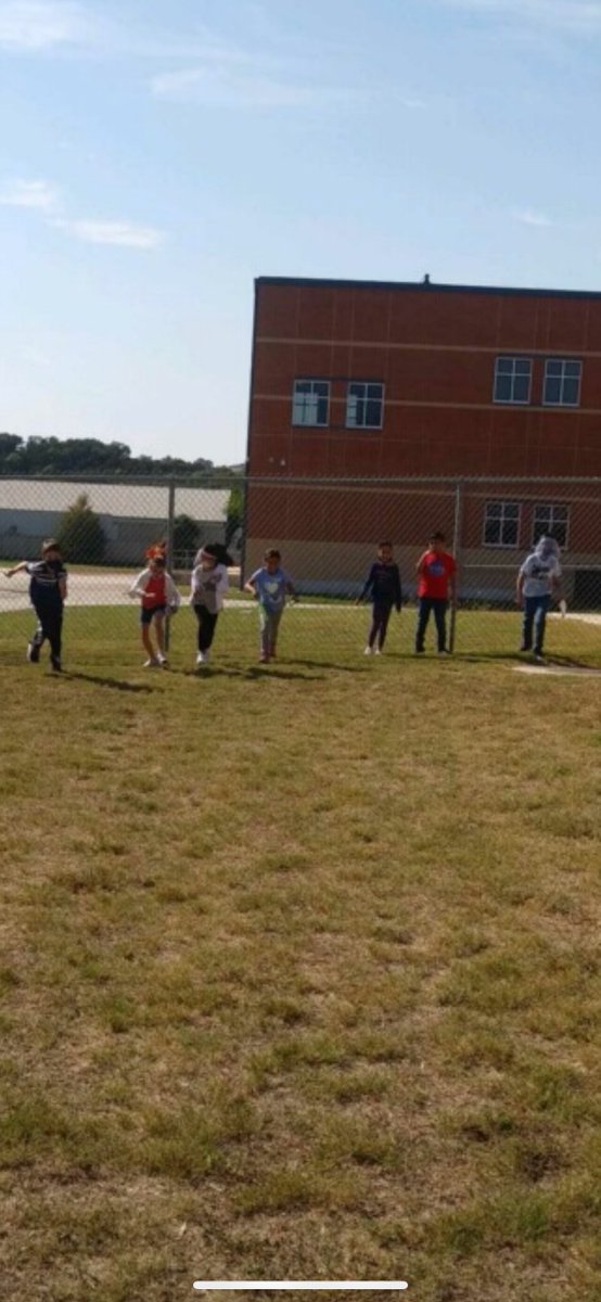 BonitaMartin20's tweet photo. Ellison Elementary Bees are pumped for the Special Olympics Walk N Roll Challenge!#NISDWALKNROLL #NISDSPOLYMPICS #ELLISONBEES #ONEHIVEONEPURPOSE #nisdbacktogetherbetter https://t.co/aDxLxajMXL