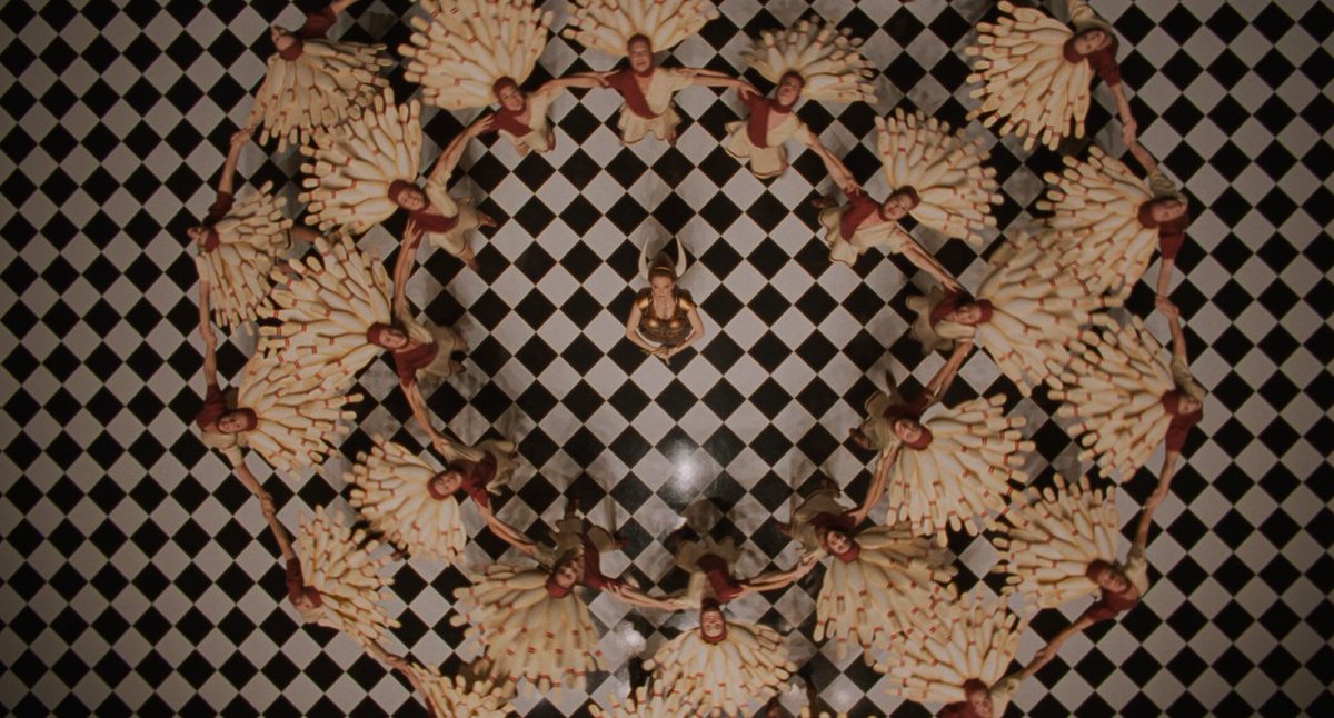 THE BIG LEBOWSKI (1998)

Cinematography by Roger Deakins
Directed by Joel Coen, Ethan Coen
Explore more beautiful shots from this legendary cinematographer: ops.fyi/DeakinsShots