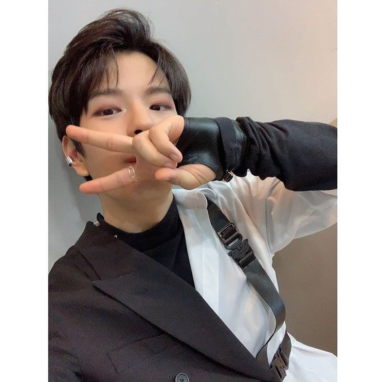 ctrlhhj's tweet photo. hi i really wanna be active here but i'm just starting to heal myself bcus i had a really hard time for the past few weeks. i hope i can interact with u guys soon huhu imy all 🥺💕 https://t.co/6vU5EhUW7k