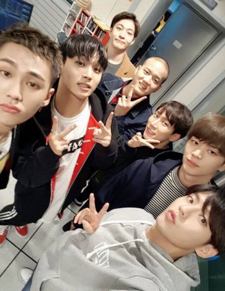 Universemelody1's tweet photo. I need English subtitles for nct night night with Btob 😔
#BTOB #비투비 @OFFICIALBTOB https://t.co/4PXIXuboJu