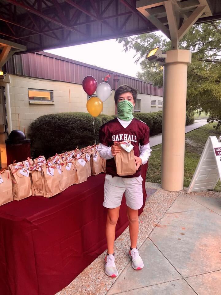 OakHallSchool's tweet photo. 85 of our Fall athletes stopped by the gym for a grab-and-go breakfast this morning. Coach Mac &amp; Mrs. Mac always go above and beyond for our Eagles! 🦅😍 #ohsleadingthecharge https://t.co/IUBzAyiUJk