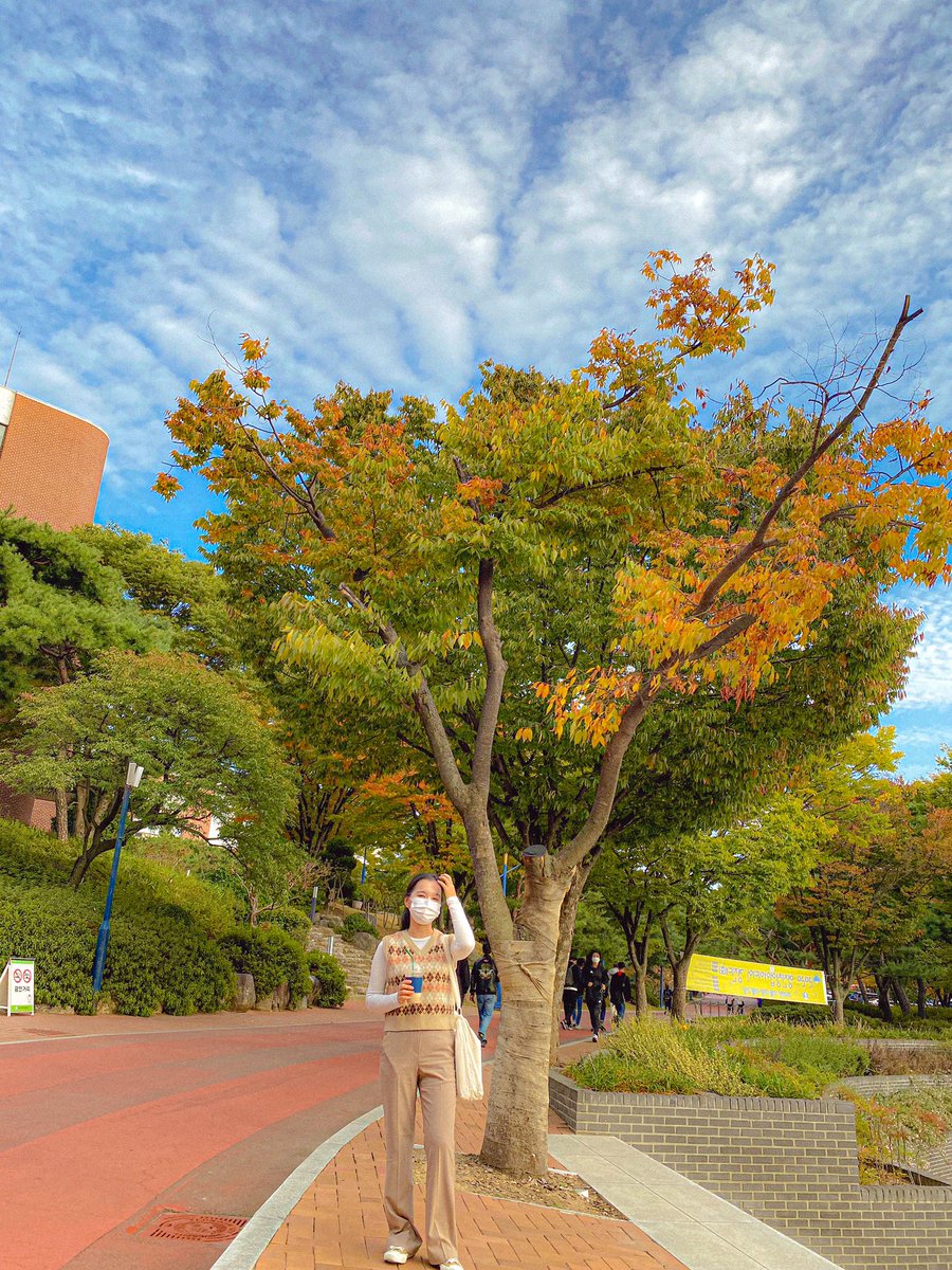 SANOVARBAZARBA2's tweet photo. I just felt the autumn vibes🍂
가을이🍂온 순간을 이제 느꼈다^^ㅎㅎㅎ
. https://t.co/vjqRTT0WYD