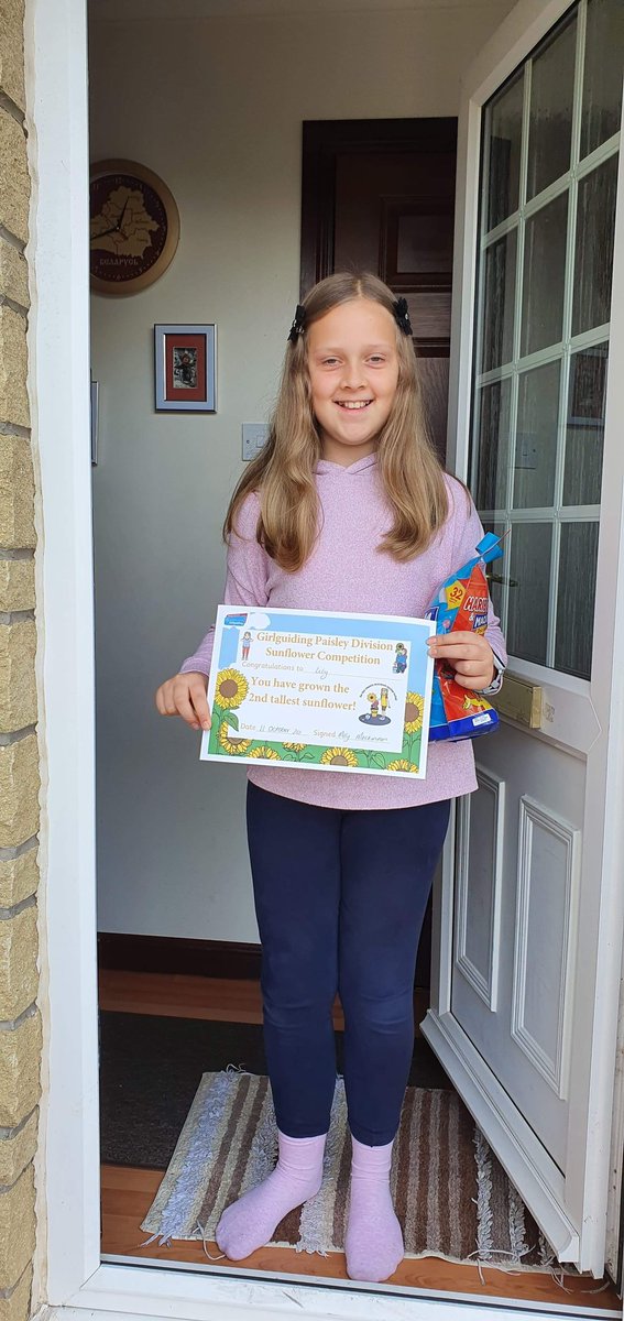 Today I delivered 1st, 2nd and 3rd prizes, kindly donated by coop Neilston Rd for the winners of the Girlguiding Paisley divisions sunflower growing competition. The tallest was 220cm! <a href="/GuidesPaisley/">Girlguiding Paisley</a> @fionaherriot <a href="/Tom_MPM/">Tom Copeland</a> <a href="/GirlguidingScot/">Girlguiding Scotland</a> <a href="/CoopFayB/">Fay Bowden</a>