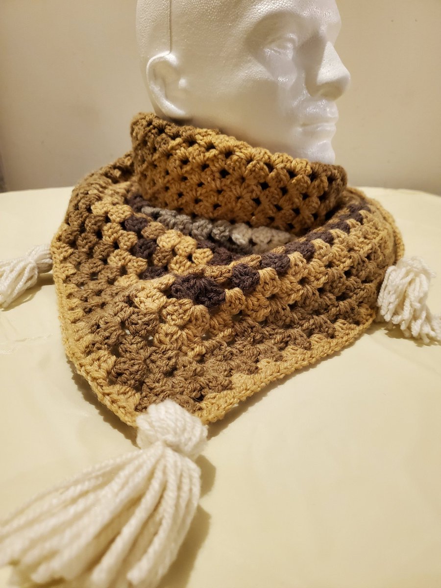 FantailsCrochet's tweet photo. Today's my birthday so my shawls are 30 USD flat to anywhere in the U.S. Tomorrow the price will go back to normal and have a shipping charge. Good luck! 🎂 RTs would be greatly appreciated! https://t.co/3SUvrgGi7U