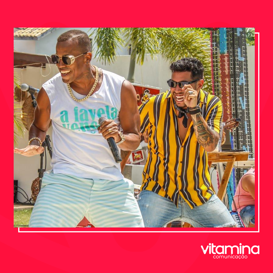 comvitamina's tweet photo. Neste domingo, nosso cremoso Dinho Junior comandou a live do Flavinho e foi só quebradeira! 

Rolou os clássicos do pagode, bate papo e muita "meteção de dança" com o Dinho no comando. 

Se você não viu, a live está disponível no canal do Flavinho no YouTube. https://t.co/Dbh5peIS1m