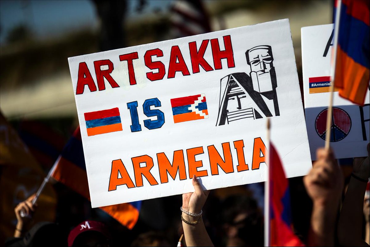 ArmPublicTV's tweet photo. Thousands march in #LosAngeles for peace in #Artsakh.
Hundreds of thousand marching Armenians demanded to pressure #Azerbaijan and #Turkey for establishing peace and to take measures for the recognition of Artsakh's independence.
#ArtsakhStrong ✊ https://t.co/iQCRunFKev