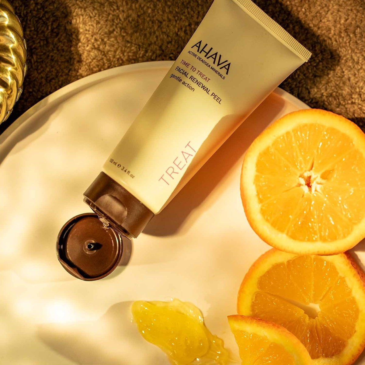 Osmoter ile güçlendirilmiş doğal canlandırıcı özelliği bulunan Ahava Time To Treat Facial Renewal cilt tonu eşit ve uzun süreli pürüzsüz bir cilt sağlamayı hedefler.💛

dermomarket.com/ahava-time-to-…

#dermomarket #ahava #peeling #ciltbakımı #vegan #dermokozmetik #cvitamini