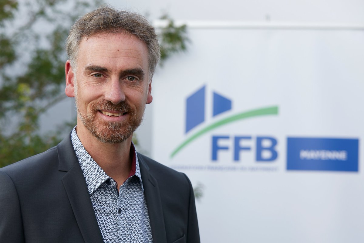 FFB_Mayenne's tweet photo. Un nouveau patron pour le bâtiment Mayennais. Christophe Marchand élu Président @FFB_Mayenne. Il dirige MARCHAND Décoration à Laval et succède à Hubert de Pontbriand. Sa devise pour le bâtiment : plus fort ensemble! Souhait:  accompagner encore + au quotidien les entreprises. https://t.co/ZZqYlfeDGN