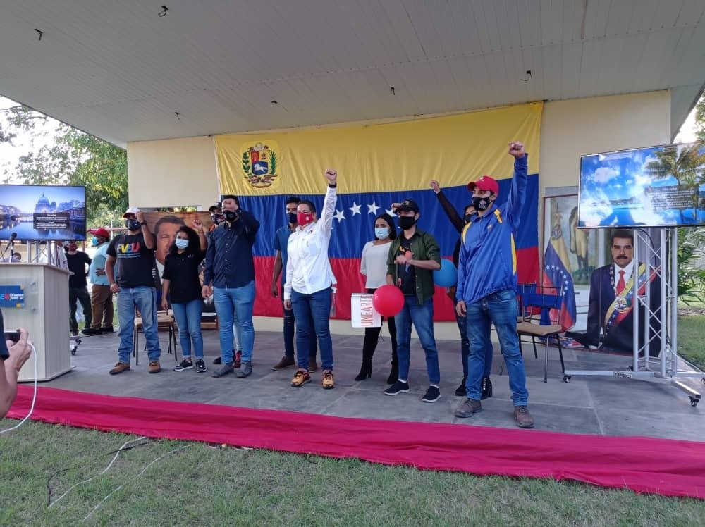 Unefa_Portugues's tweet photo. #13OCT20 #NucleoPortuguesa, dijo presente en juramentación del comando de campaña del sector Universitario en apoyo a candidatos de Portuguesa Hugo Mora, Francar Martinez y Kennedy Morales Presidente FVEU y candidato voto lista nacional. @angiolillofp @MarlonJuventud @Unefa_VEN https://t.co/NKgZiiVapt
