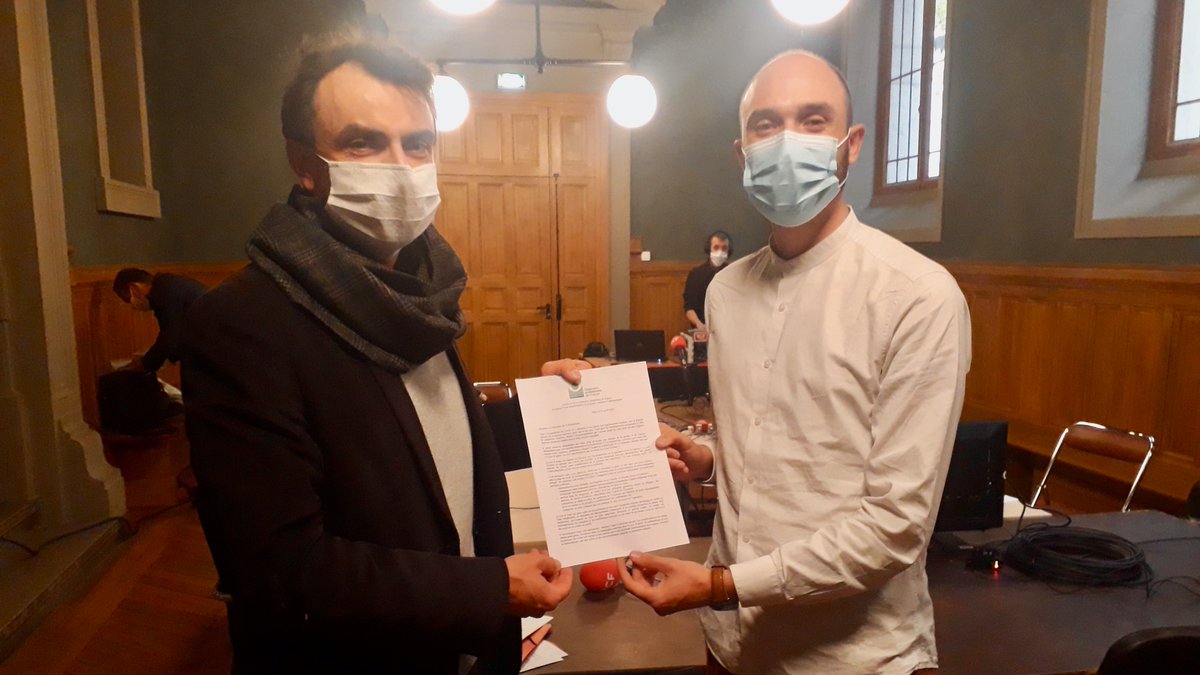 📣[Plaidoyer] Dimanche j'ai participé à une table ronde avec <a href="/Gregorydoucet/">Grégory Doucet</a>, maire de <a href="/villedelyon/">Ville de Lyon</a>. Je lui ai remis le "Plaidoyer de la <a href="/FPFCom/">Fédération protestante de France (FPF)</a> en faveur d'une transformation écologique, solidaire et démocratique" ✝️🌍

➡️ Podcast : tinyurl.com/y6b3lfc4
<a href="/FPFclimat/">FPFclimat 🌎  ✝️</a> <a href="/clavairoly/">François Clavairoly</a>