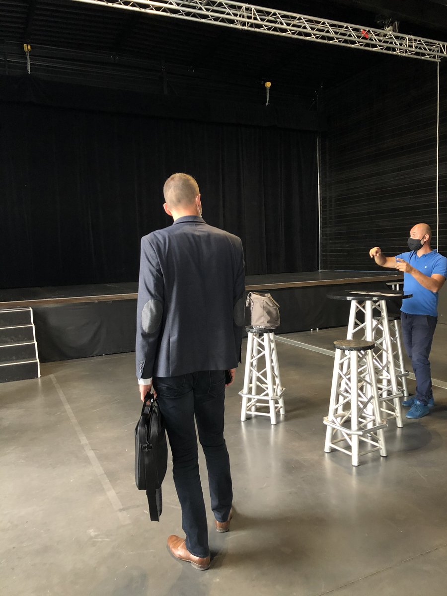 Petite visite sur les lieux du live... Ça se prépare... 🤫

Pour voir le rendu final et connaître nos 5 nouveaux lauréats, connectez-vous sur notre chaîne YouTube Oscars22 le jeudi 5 novembre à 19h00 !
Retrouvez le lien ici 👉 youtube.com/channel/UCy0sF…