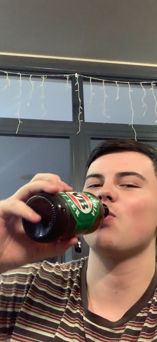 splashxs_'s tweet photo. Hey I’m awake who wants a follow enjoy these pics of some kings drinking some bevraginos https://t.co/G8AgXyTwJC