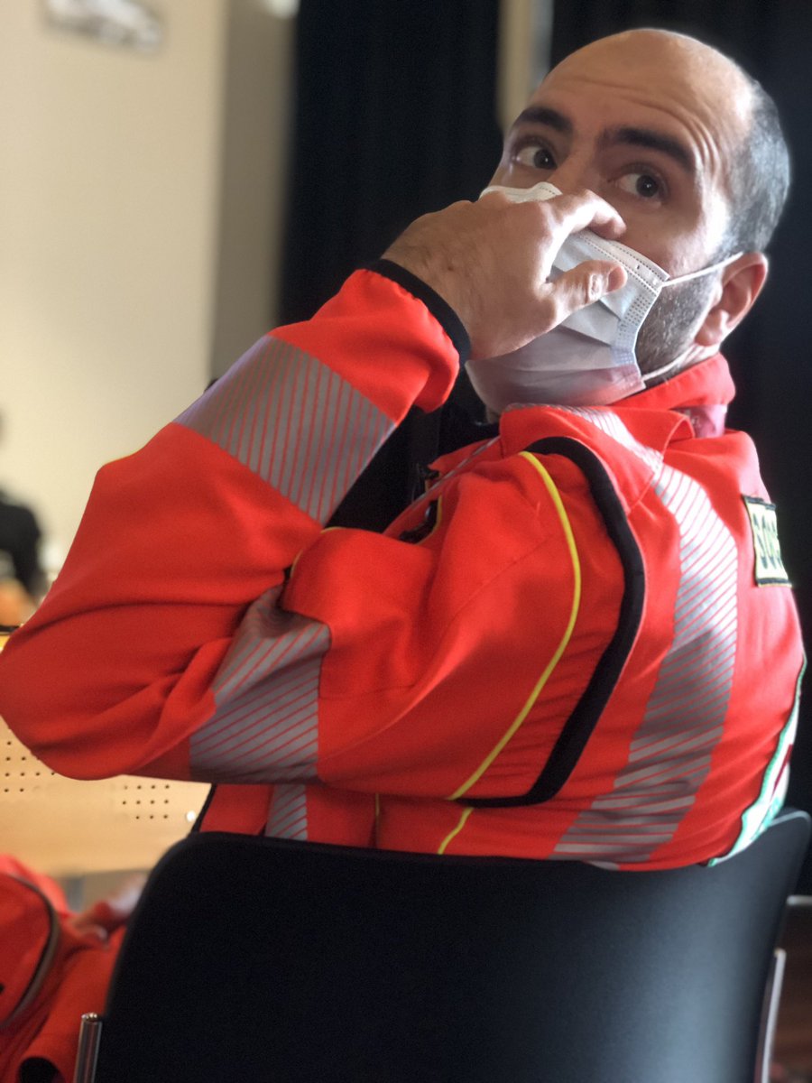 SOSLambrate's tweet photo. Focused 💥

(Foto post-sanificazione mani)

#milano #soslambrate #soccorso #anpas #rescue #soccorritore #riunione #comunicazione #covid #2k20 #anpaslombardia #lambrate #ambulance https://t.co/tqB2ylkh8Y