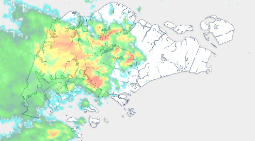 MothershipSG's tweet photo. Heavy rain strikes western Singapore where MRT stations disrupted by power fault are located at.
The following MRT stations are still experiencing power fault:
1. between #Dover and #TuasLink
2. between #JurongEast and #Marsiling https://t.co/FAs3nv4kER