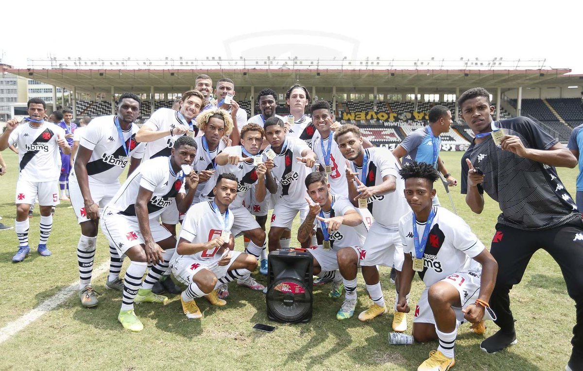 #BaseForte • #RaizÉSerVasco

😎🏆

📷: Rafael Ribeiro • #VascoDaGama