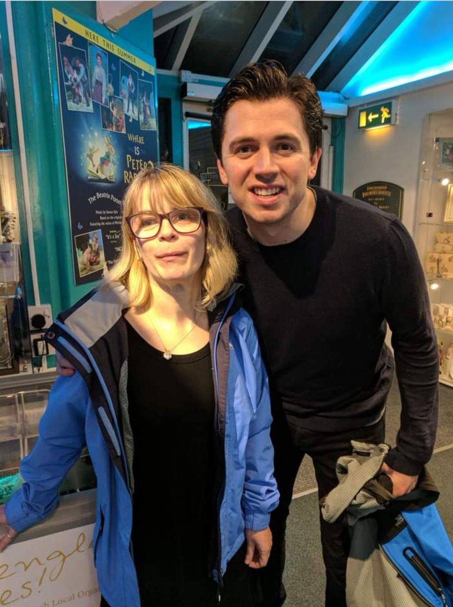team_nadim's tweet photo. Also a bit of my own #NadimNostslgia 3 years ago today I was at @OLTheatre
for my first visit to #ByJeeves
Pic of me with Nadim afterwards, pic of stage at the start. Poster outside, and cakes taken for Nadim and cast on a two show day
๐ท Pics @shell634 https://t.co/9ynp4eBfbs