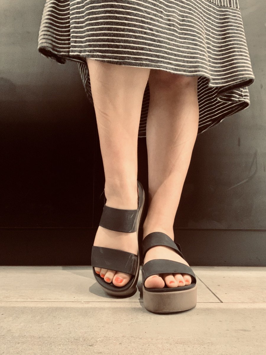 delil_ajane's tweet photo. Happy humpday! What’s your favorite day of the week? #feet #footbabe #footprincess https://t.co/mXmIsdCes0