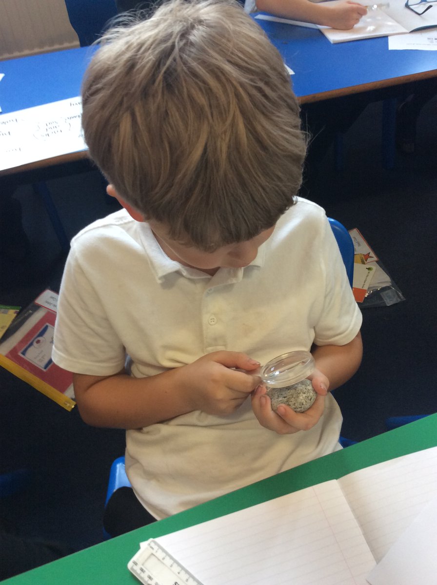 rosastreet4's tweet photo. Year 3 have been enjoying learning about rocks and soils in Science #Y3scientists https://t.co/hKux3QrGgX