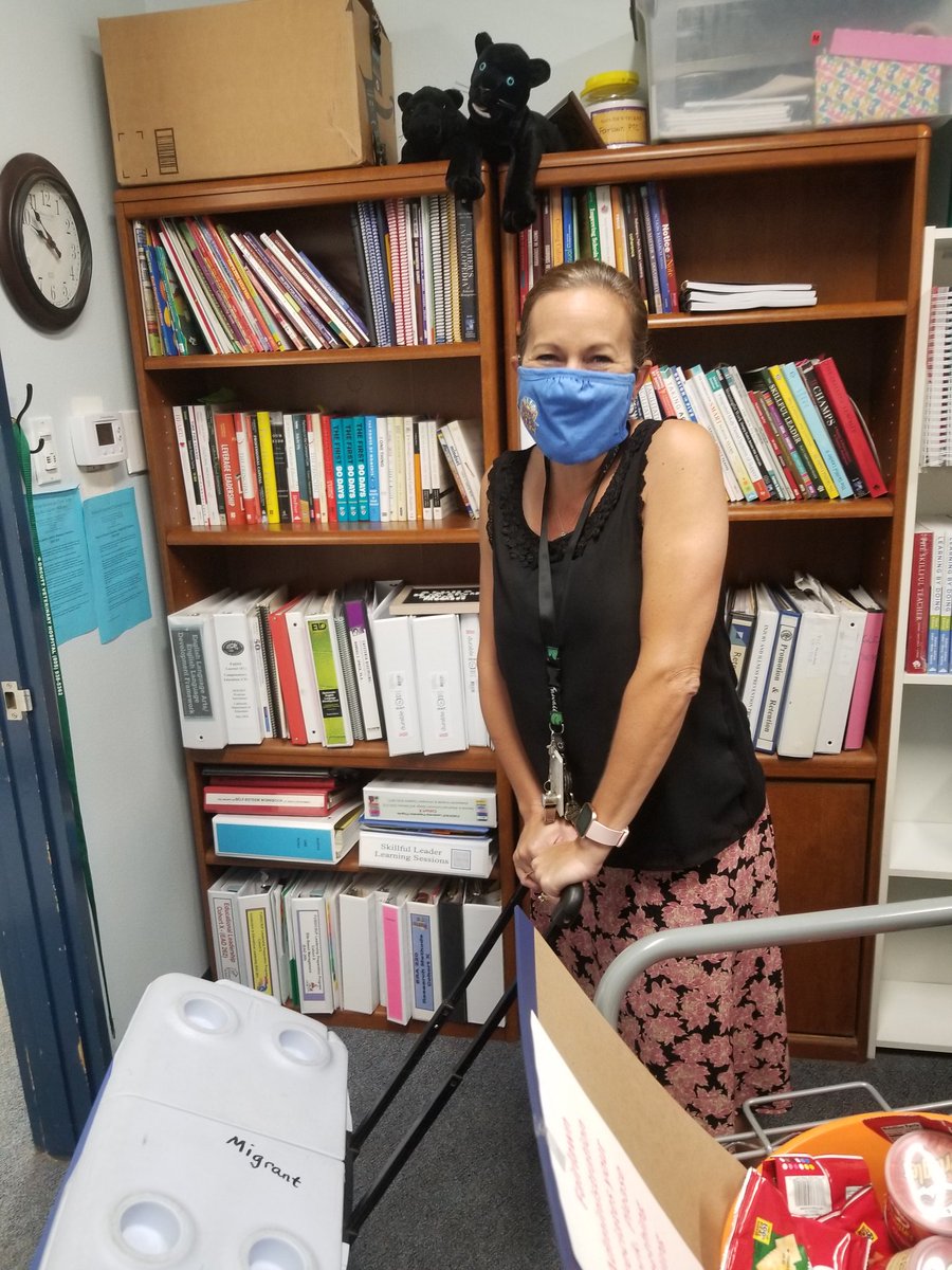 aalvarezsmbsd's tweet image. Fairlawn Elementary Staff is working so hard we wanted to take time and appreciate what they do every single day for our students in Santa Maria Bonita School District..We hope you enjoyed the rolling cart treats. Keep up the good work and remember you are true heros #smbsdfamily