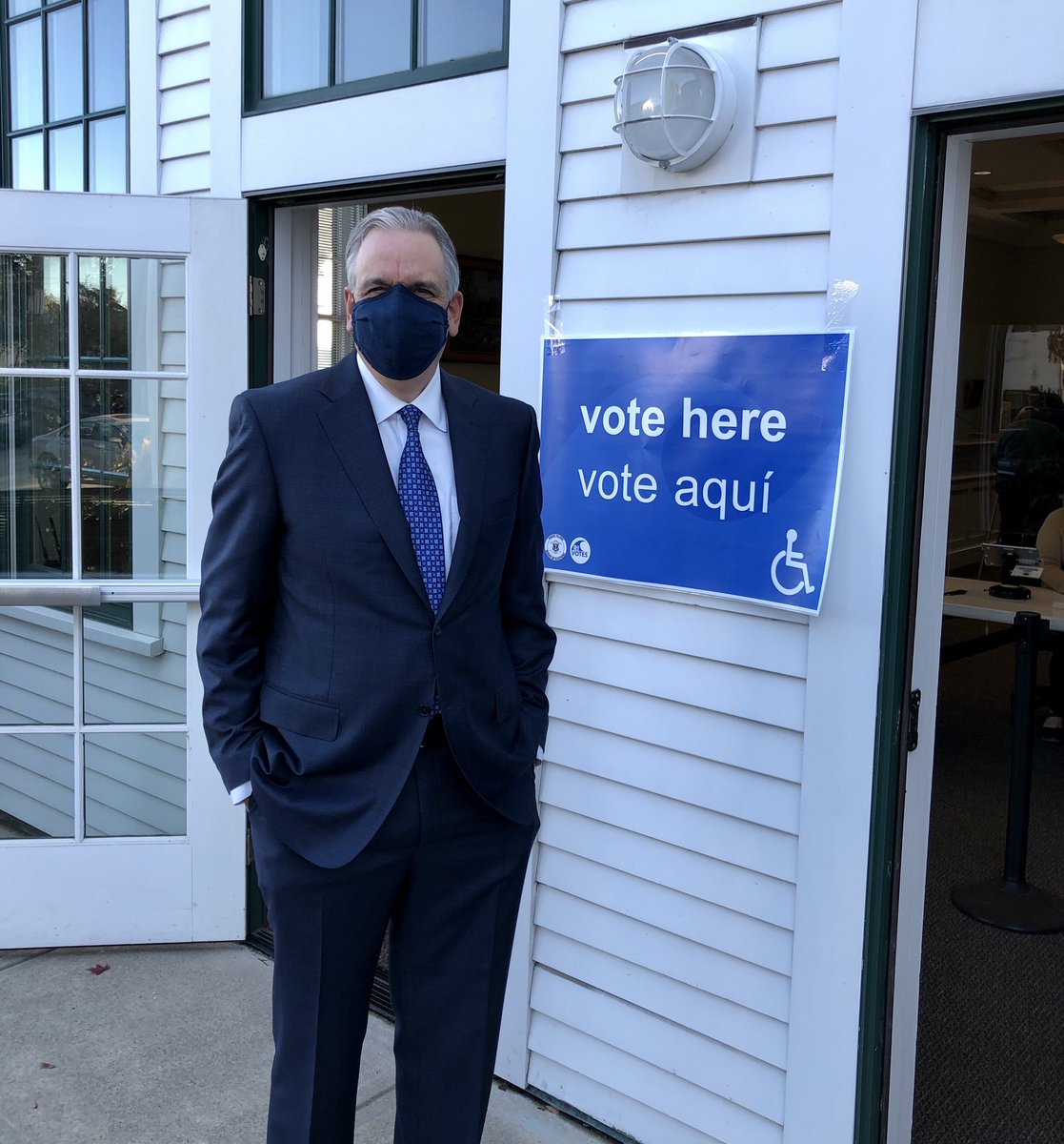 AGNeronha's tweet photo. Early voting begins today everywhere in Rhode Island.
 
It’s important to know your voting rights – so we’ve partnered with @RISecState on a Know Your Rights guide ⬇️

🔗https://t.co/fidzjfhaVT
 
#voteearlyRI #BeAVoter https://t.co/1PaLVd8dnf
