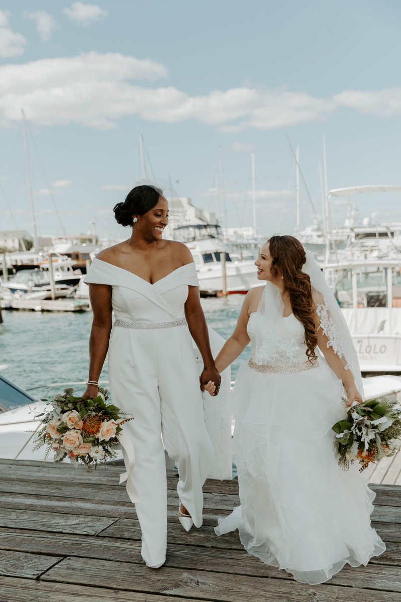 davidsbridal's tweet photo. Who else is planning a small celebration? 💕 Kristina and Kindell said "I Do" in an intimate waterfront micro wedding in Newport Rhode Island. Tap the link to read more about their big day and other real weddings! https://t.co/uEgEt4s3bo 📸: @ashleyolafssonphotography https://t.co/q5Q6F3CKpO