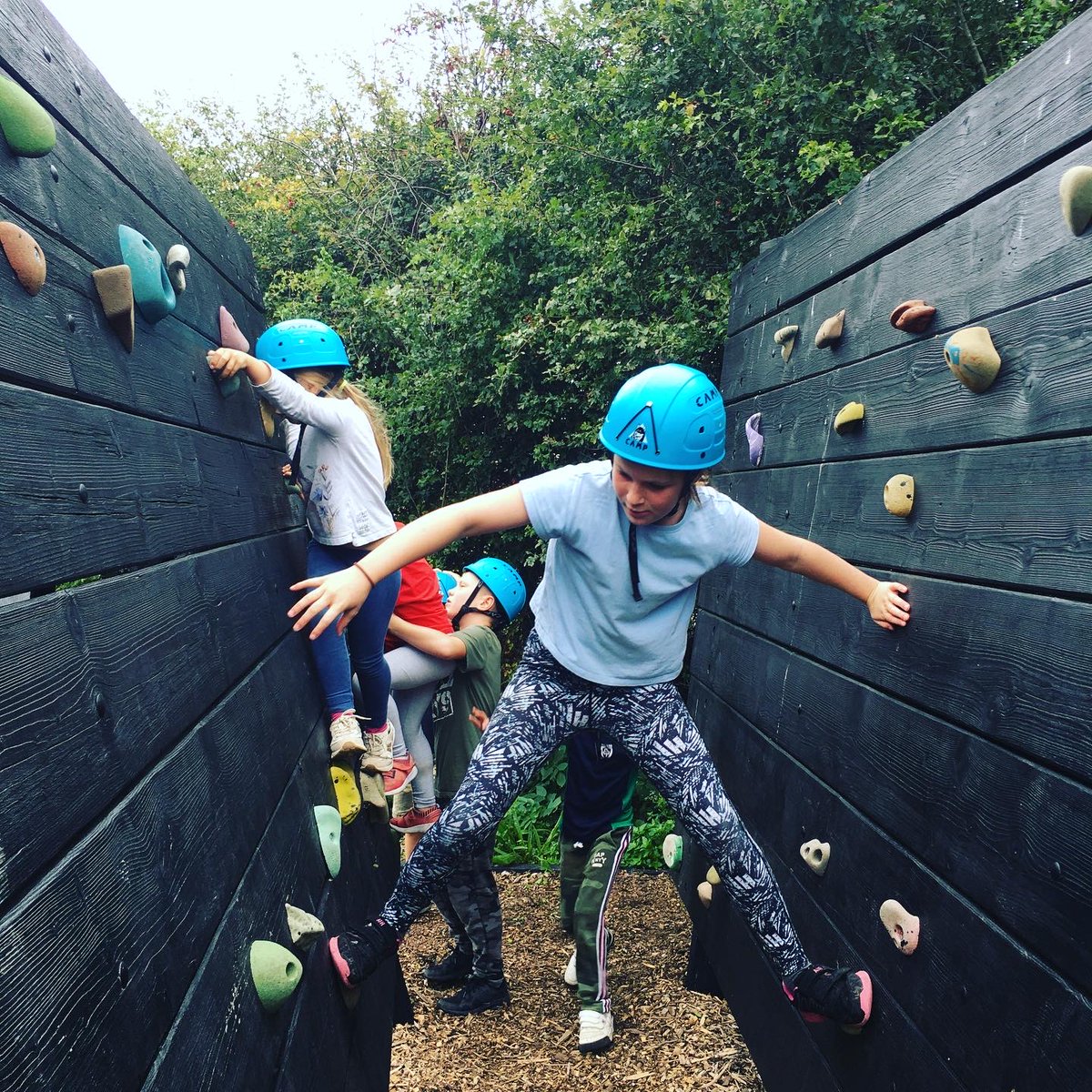 Places filling up fast! Come and join us at our October Half Trrm Adventure Days. Loads of fun doing outdoor activities for 8-12 year olds. Book: adurcentre.org.uk/venturedays

#octoberhalfterm #outdooractivities #shoreham #kidsclubs #vacationcare #holidaycare #adurcentre