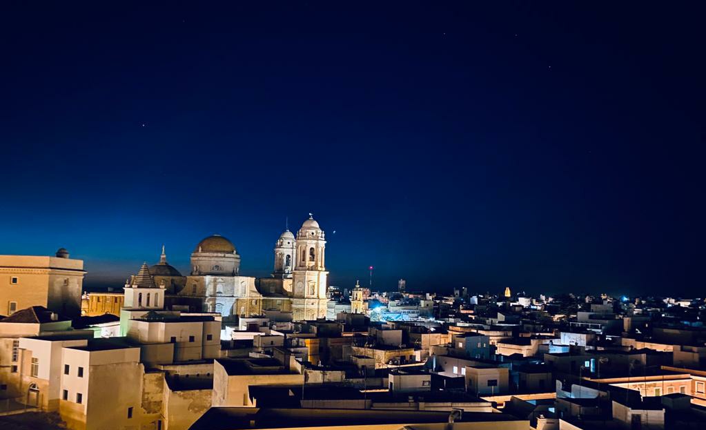 DonRoberto90's tweet photo. Cádiz de mis entrañas que guapa estás! https://t.co/Tt5eA6gcRO